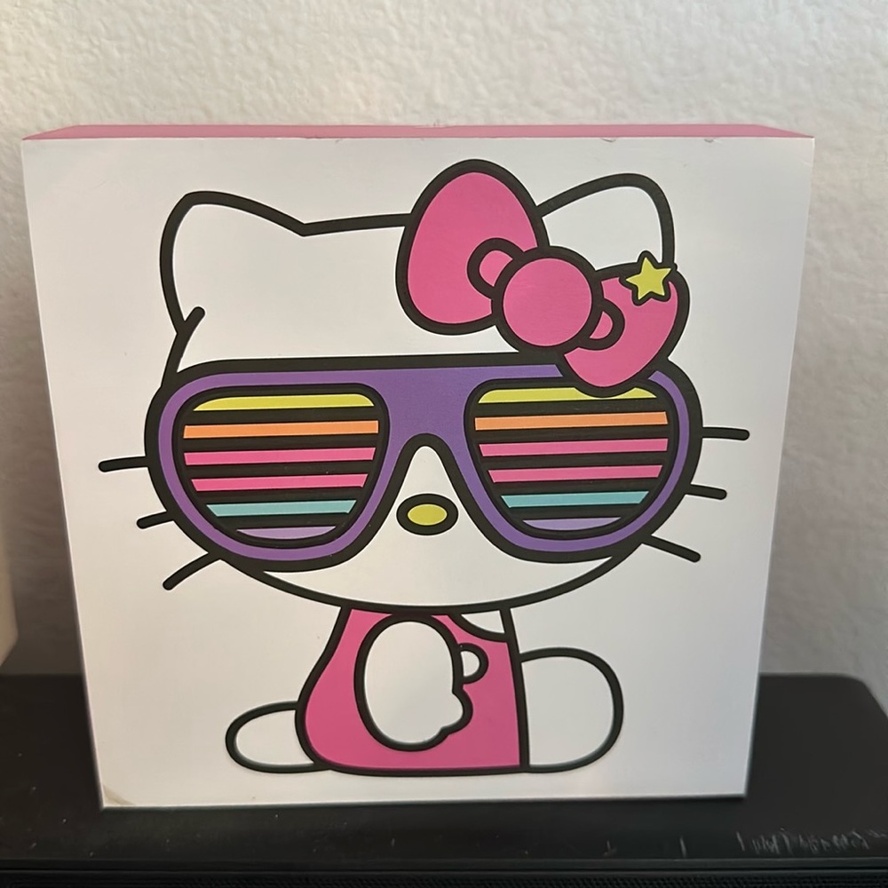 ✨NWT✨ Hello Kitty Sanrio Wood Wall Art / Standing Plaque Sunglasses Rainbow